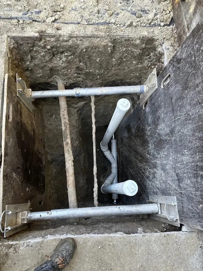 Experienced plumber completing Drain Cleaning work in Kings Park West
